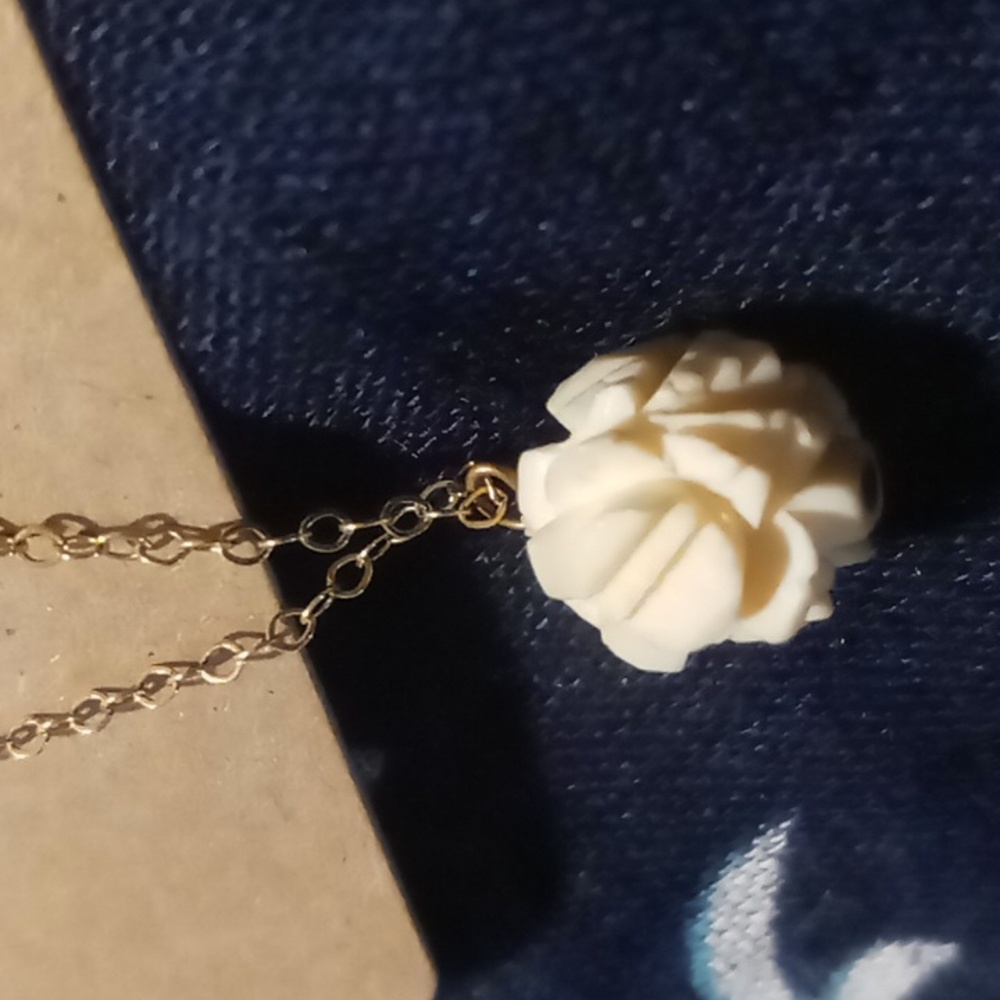 Vintage Gold 1/20 Gf 12k Necklace with Cream Rose Pendant. 20 In Long - Picture 3 of 9
